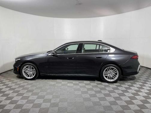 2025 BMW 530 i xDrive