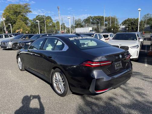 2025 BMW 530 i xDrive