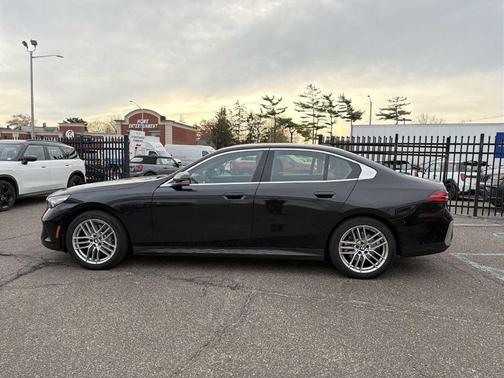 2025 BMW 530 i xDrive