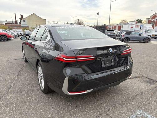 2025 BMW 530 i xDrive