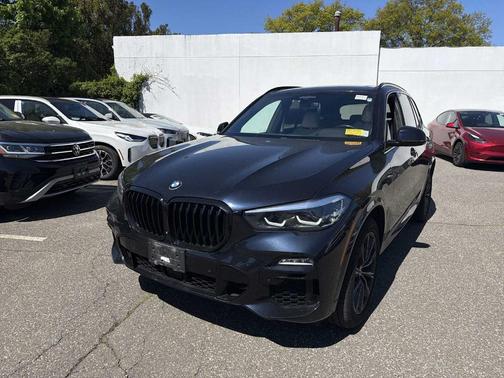 Carbon Black Metallic 2021 BMW X5 xDrive40i