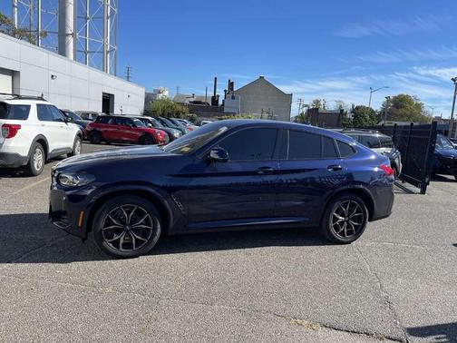 2024 BMW X4 xDrive30i