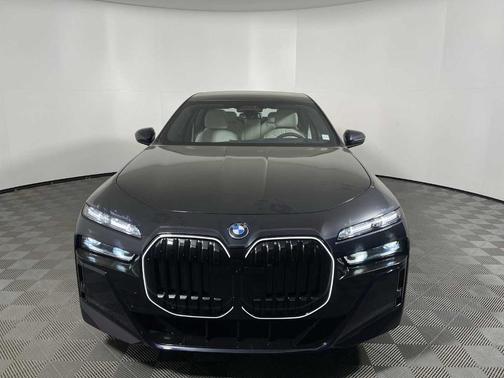 2025 BMW i7 xDrive60