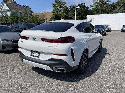 2023 BMW X6 xDrive40i