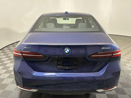 2026 BMW 530 i xDrive