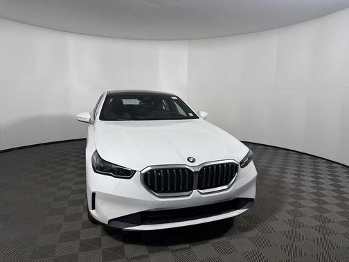 Alpine White 2026 BMW 530 i xDrive