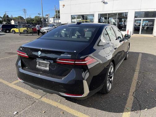 2025 BMW i5 xDrive40