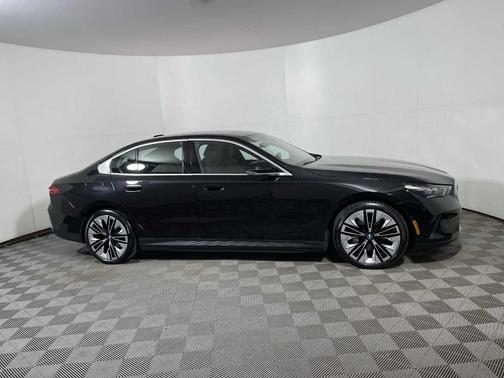 2025 BMW i5 xDrive40