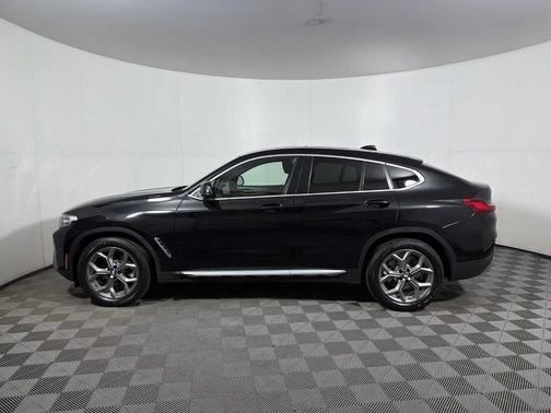 2023 BMW X4 xDrive30i