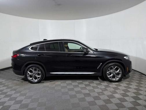 2023 BMW X4 xDrive30i
