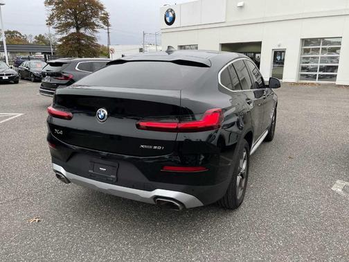 2023 BMW X4 xDrive30i