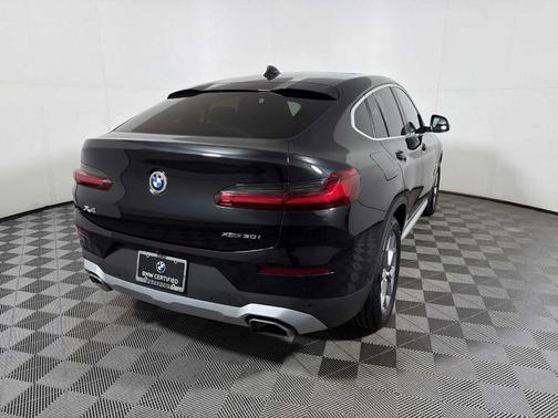 2023 BMW X4 xDrive30i