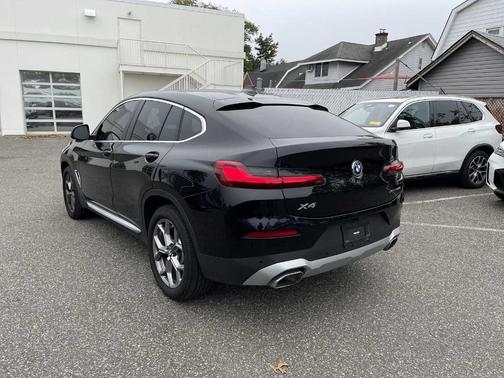 2023 BMW X4 xDrive30i
