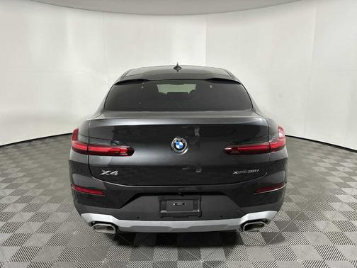 2025 BMW X4 xDrive30i
