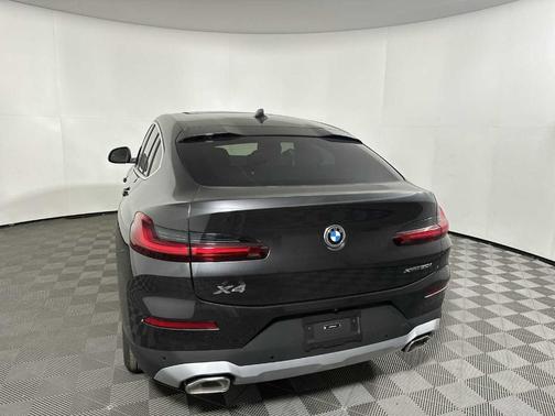 2025 BMW X4 xDrive30i