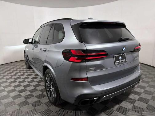 2024 BMW X5 M60i