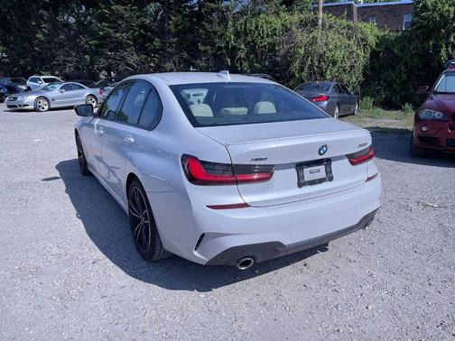 2022 BMW 330 i xDrive
