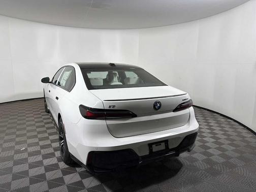 Alpine White 2026 BMW i7 XDrive60