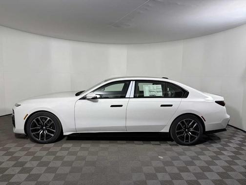 Alpine White 2026 BMW i7 XDrive60