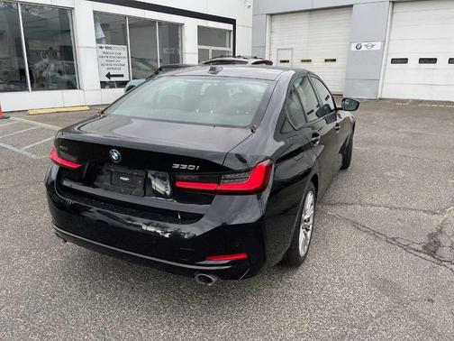 2023 BMW 330 i xDrive