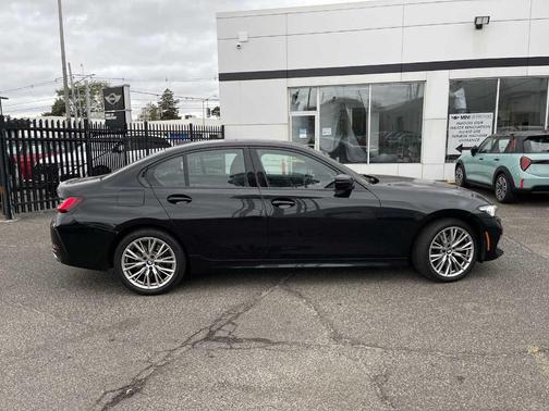 2023 BMW 330 i xDrive