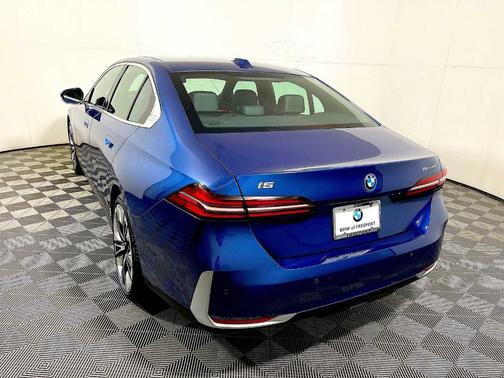 2024 BMW i5 eDrive40