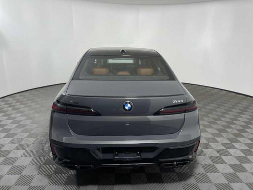 2025 BMW 760 760i xDrive