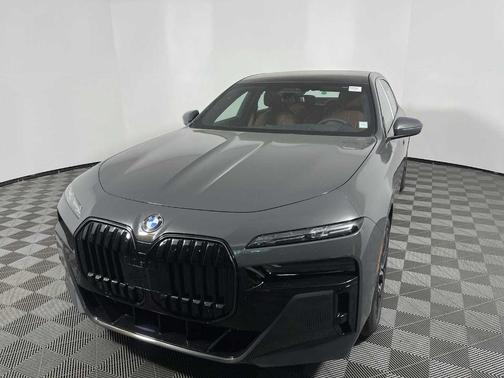 2025 BMW 760 760i xDrive