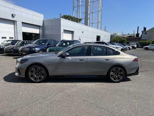 2024 BMW 530 i xDrive
