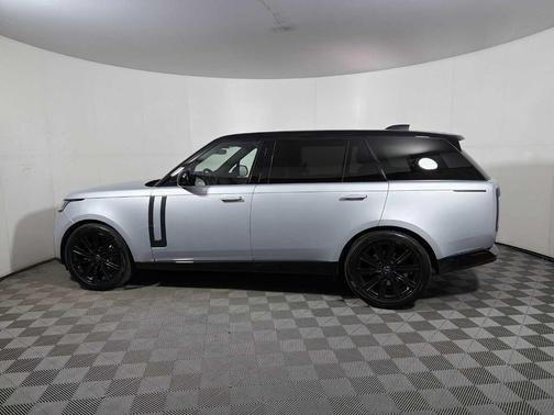 2025 Land Rover Range Rover P400 SE 7 Seat