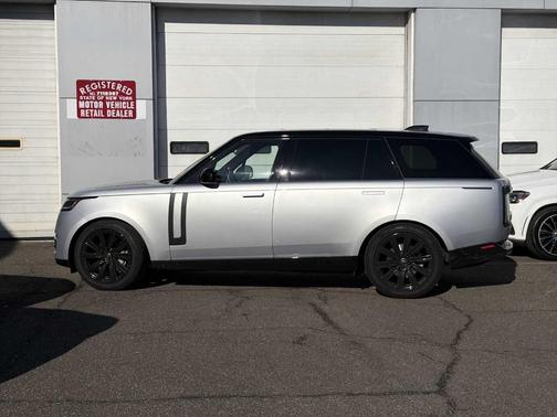 2025 Land Rover Range Rover P400 SE 7 Seat