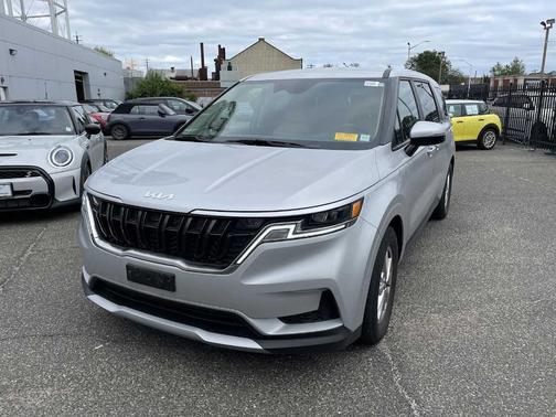 2023 Kia Carnival LX