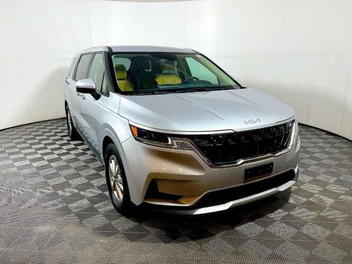 2023 Kia Carnival LX