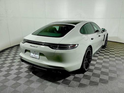2023 Porsche Panamera Platinum Edition