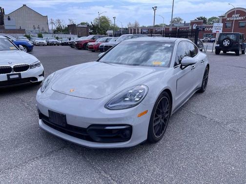 2023 Porsche Panamera Platinum Edition