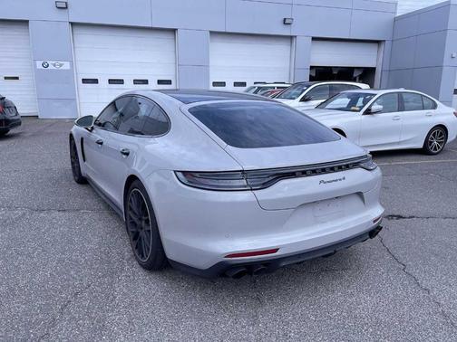 2023 Porsche Panamera Platinum Edition