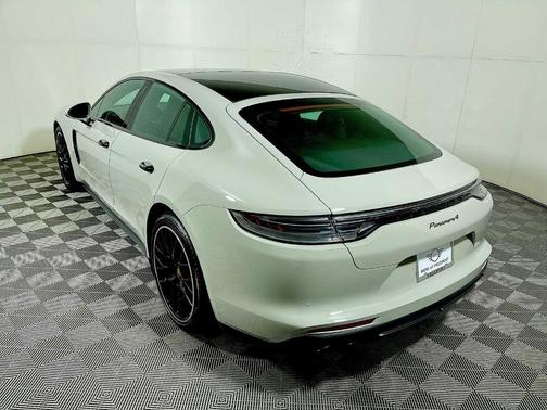 2023 Porsche Panamera Platinum Edition