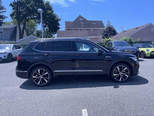 2022 Volkswagen Tiguan 2.0T SEL R-Line
