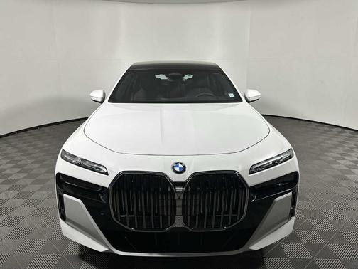 2026 BMW 740 i xDrive