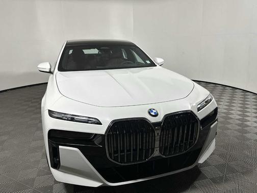 2026 BMW 740 i xDrive