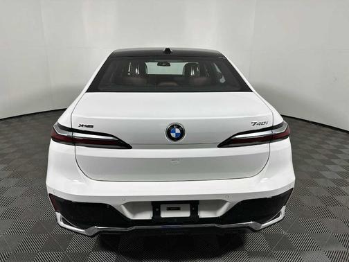 2026 BMW 740 i xDrive