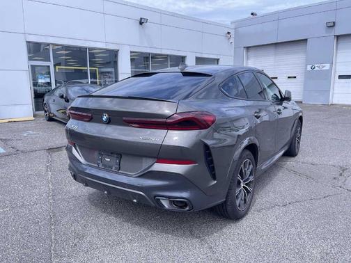 2023 BMW X6 xDrive40i