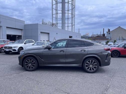 2023 BMW X6 xDrive40i