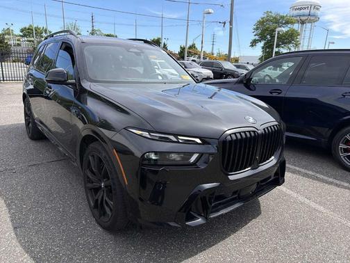 Black Sapphire Metallic 2024 BMW X7 xDrive40i