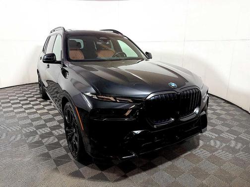 Black Sapphire Metallic 2024 BMW X7 xDrive40i