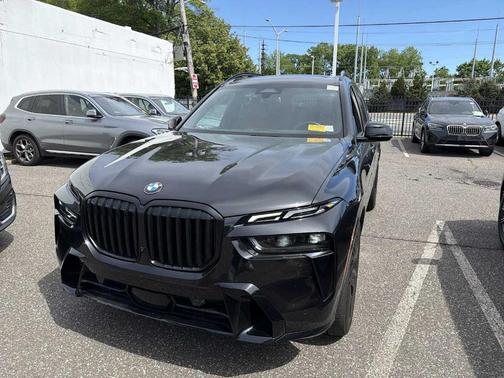 Black Sapphire Metallic 2024 BMW X7 xDrive40i