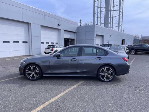 2022 BMW 330 i xDrive