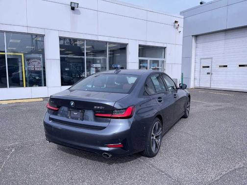 2022 BMW 330 i xDrive