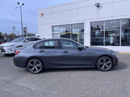 2022 BMW 330 i xDrive