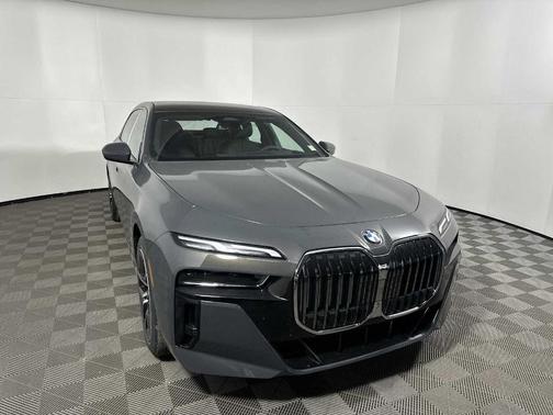 2026 BMW 740 i xDrive